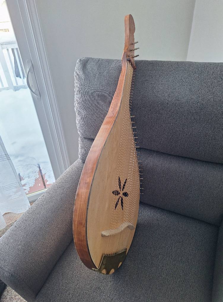 Finished folk bandura