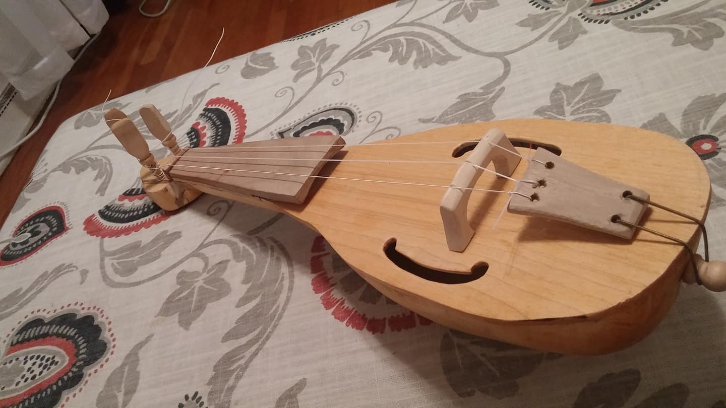 Other handmade string instrument
