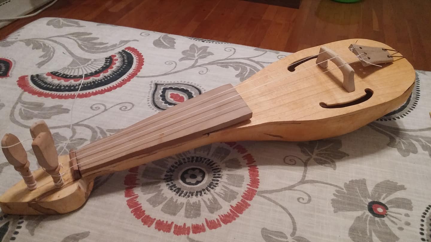 Other handmade string instrument